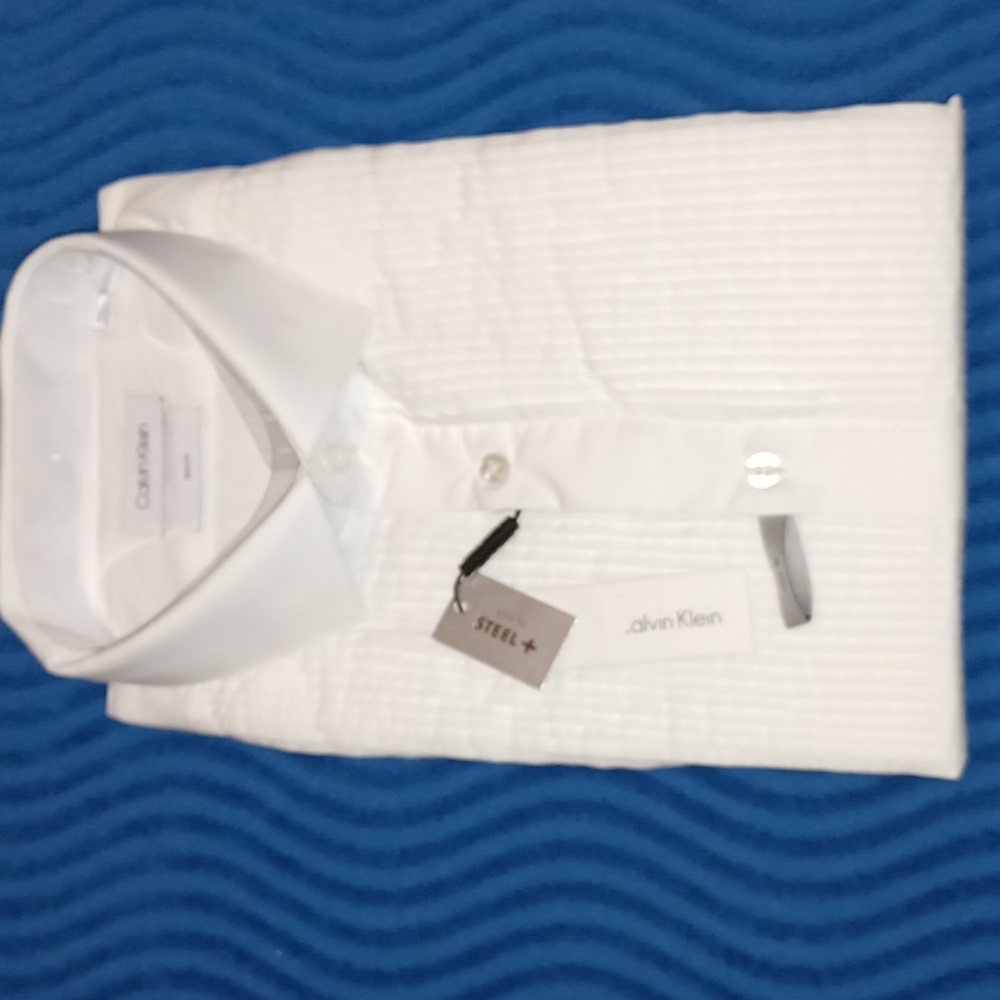 Calvin Klein Men's Formal Pleated Dress Shirt